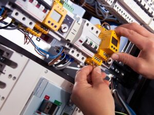 Instalações e montagens elétricas
